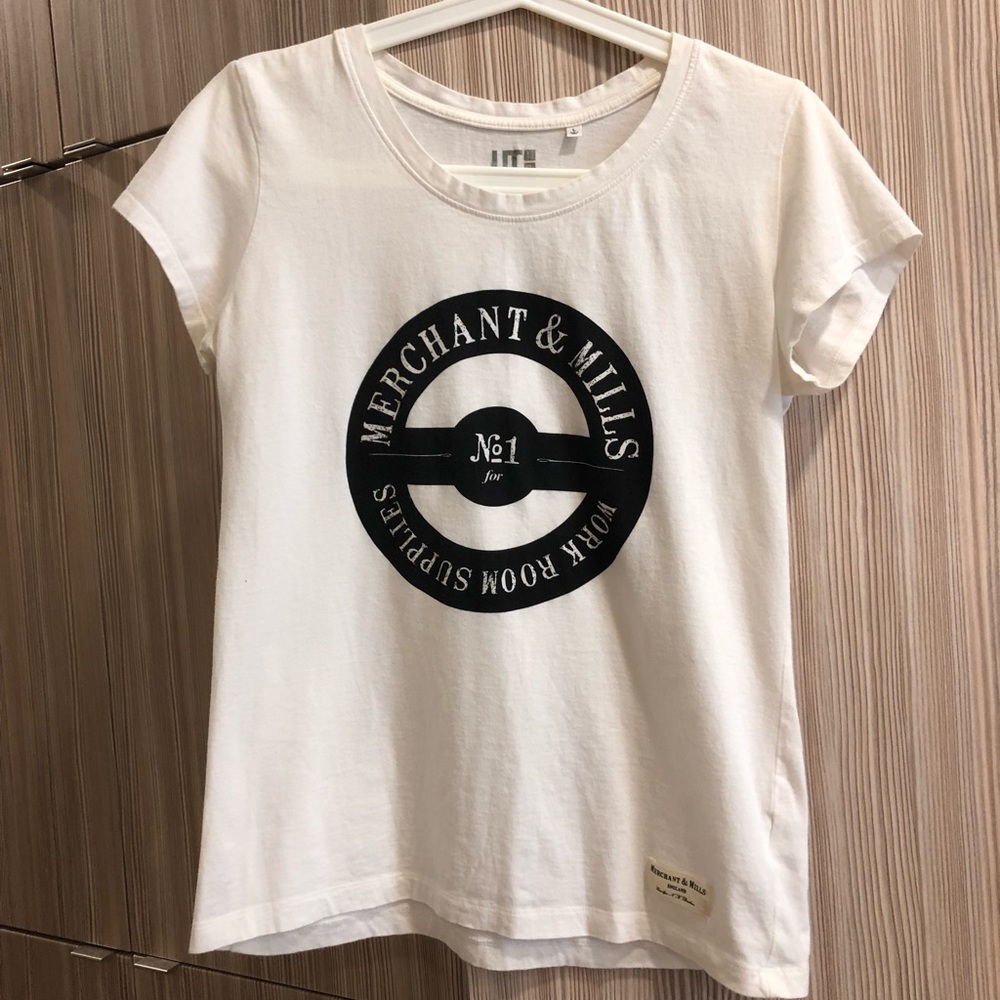 UNIQLO designer graphic tee Size L Great Condition